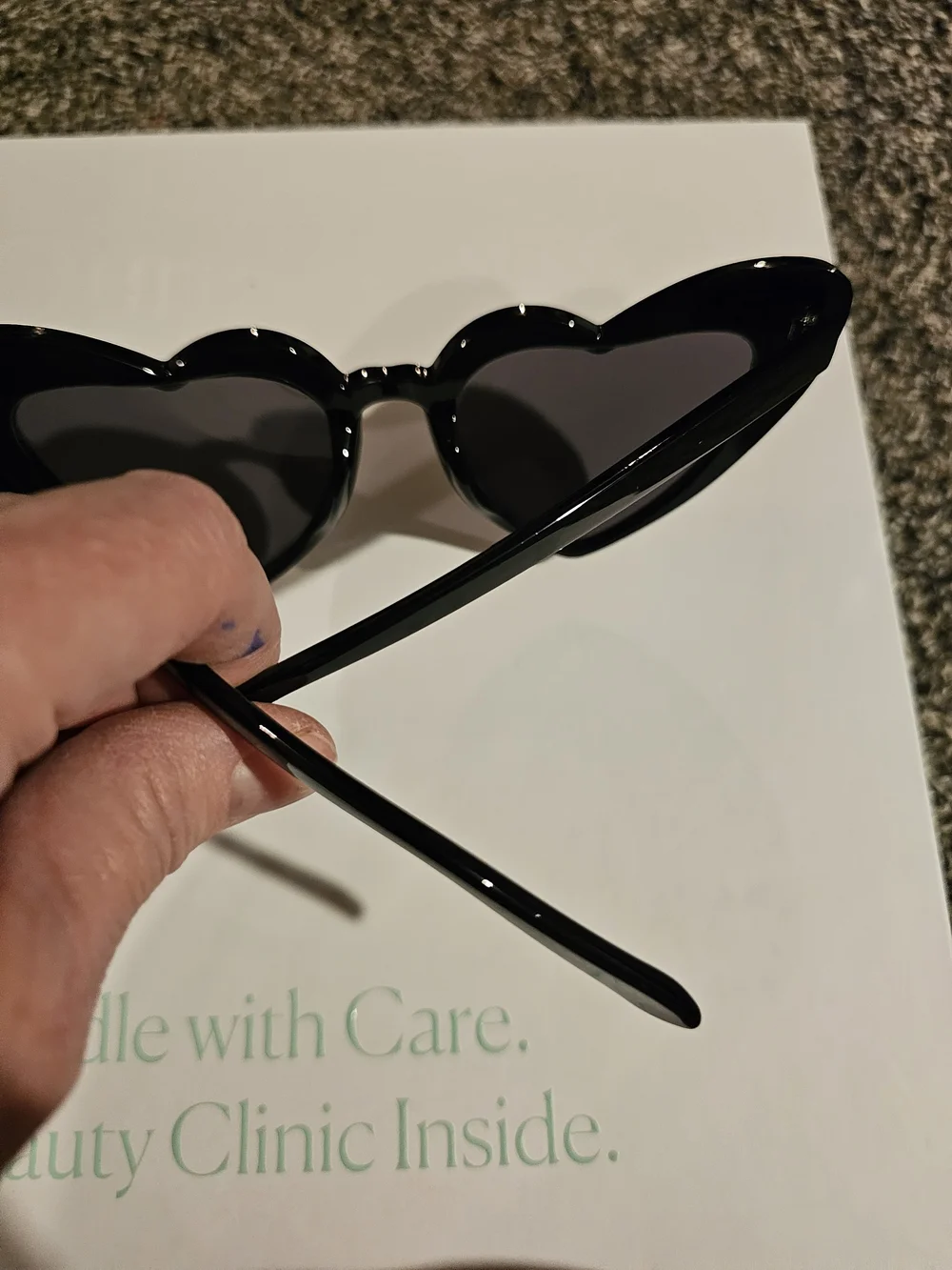 Women's Heart-Shaped Black Sunglasses